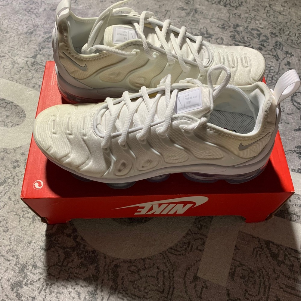 Nike Air VaporMax Plus Mens Size 9 White Pure Platinum Excellent 924453-100